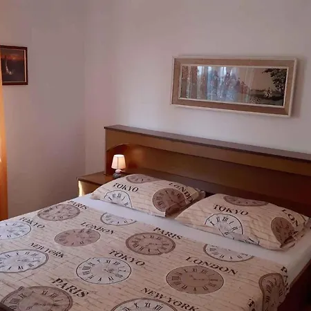 In 15381 Apartman